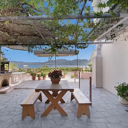 Tasoula One Bedroom Sea View Nikiana
