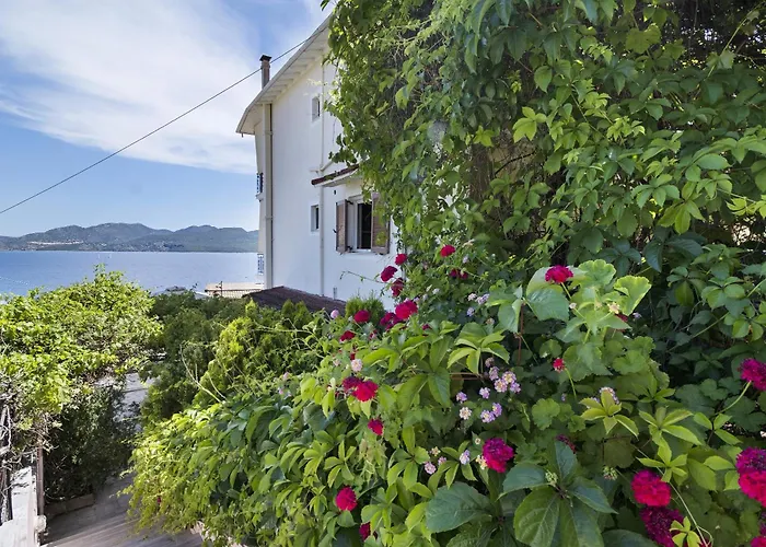 Tasoula One Bedroom Sea View Nikiana